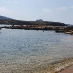 playa-de-Antiparos-con-ermita