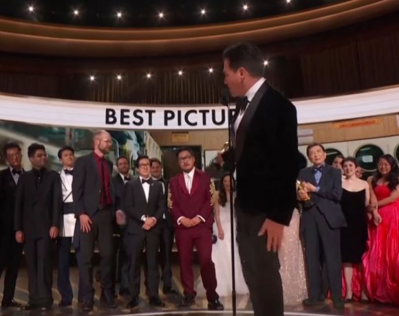 Todo a la vez en todas partes ha sido la gran ganadora de la noche, obteniendo siete estatuillas entre la que destaca mejor película.